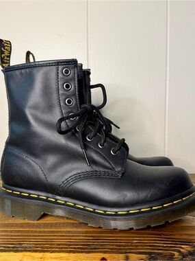 Dr. Martens 1460 W Black Leather Lace-Up Ankle Combat Boots Women's US 7 EU 38